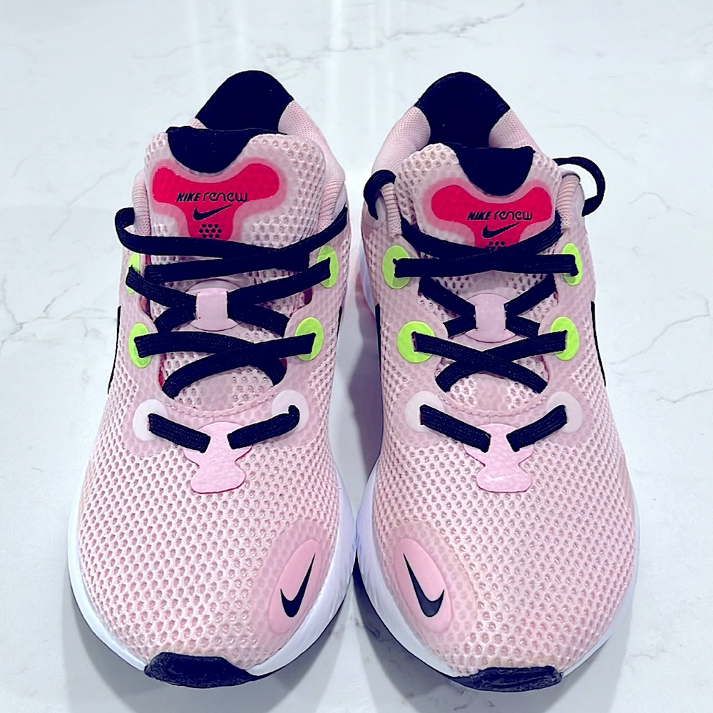 ❤️ ' Nike Renew Run Women's Sneakers
Size 7
